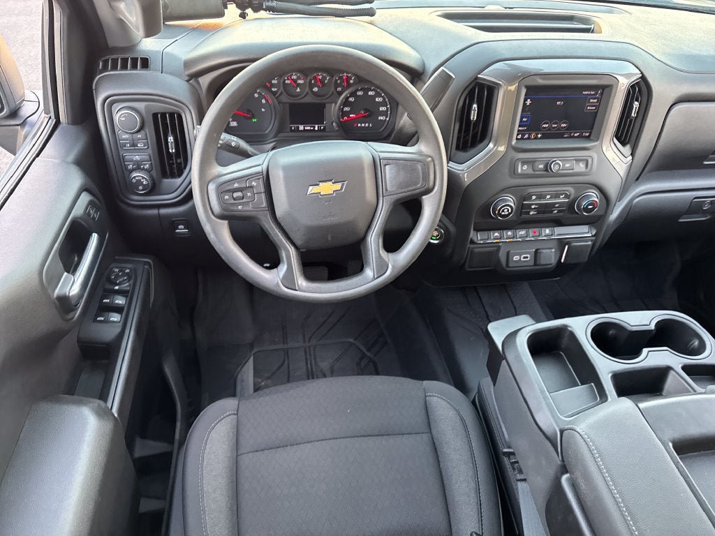 Used 2026 Chevrolet Silverado 1500 Custom w/ Turbomax Blackout Package AWD/4WD image 13