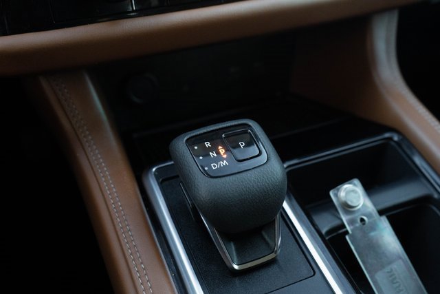 Used 2023 Nissan Pathfinder Platinum w/ Cargo Package image 34