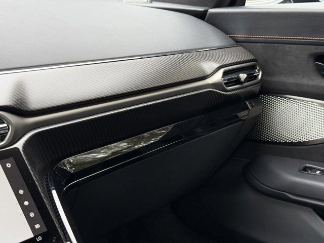 New 2025 Aston Martin V8 Vantage Coupe image 26