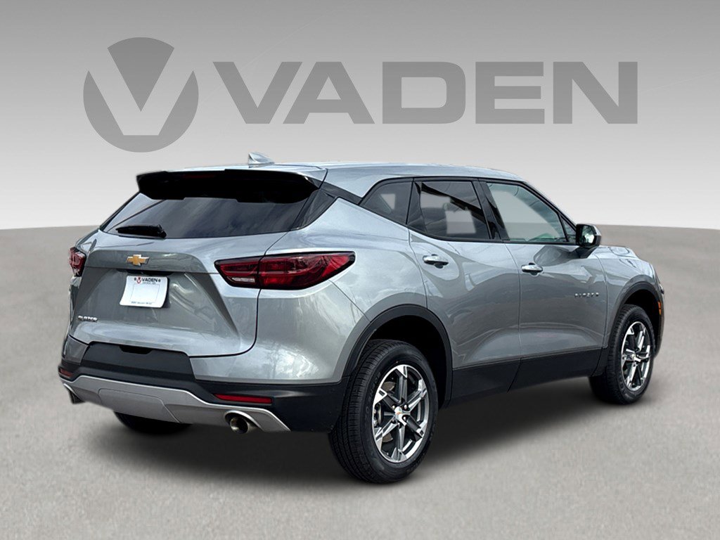 Certified 2025 Chevrolet Blazer LT FWD image 30