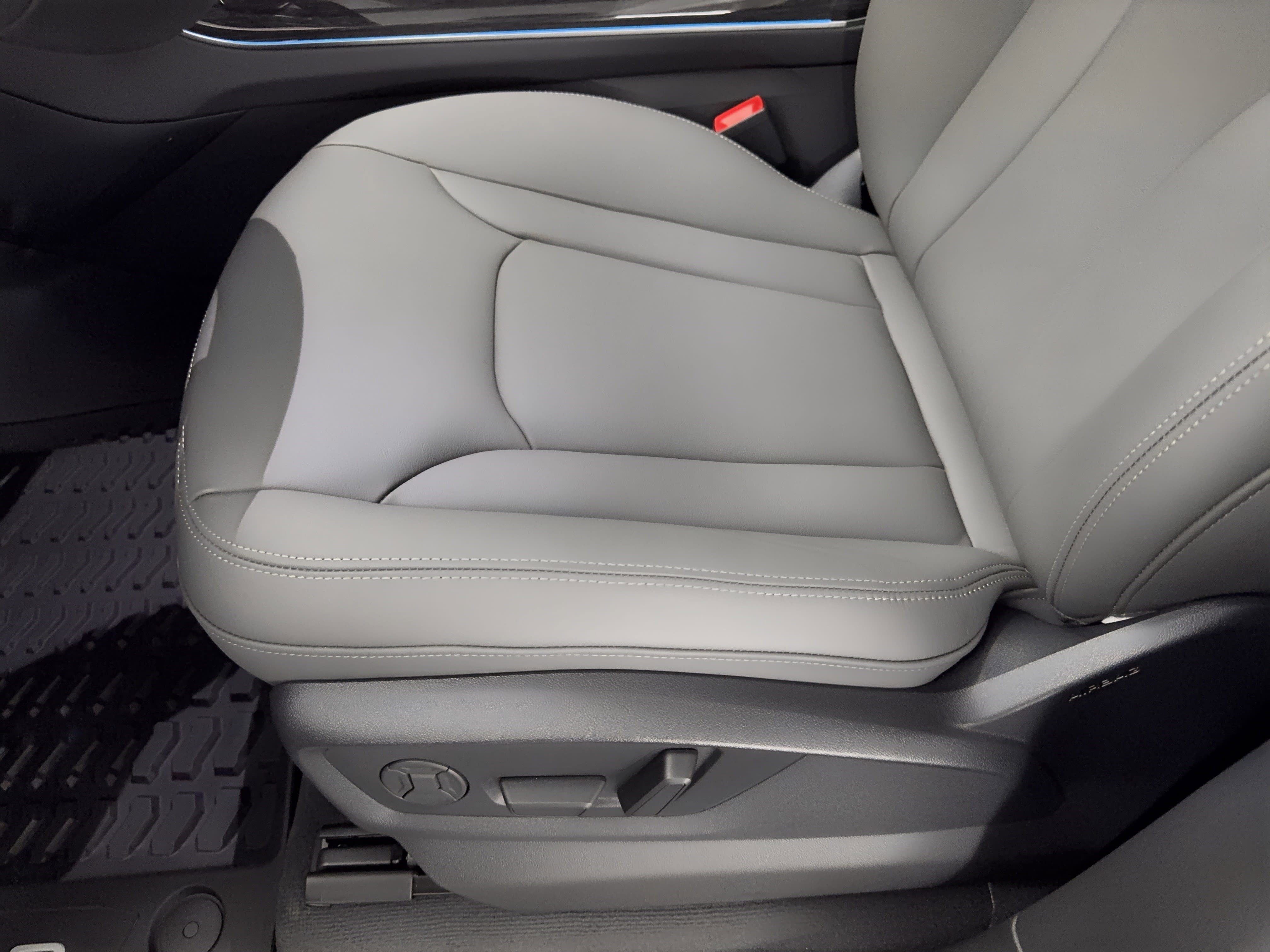 New 2026 Audi Q8 Premium image 16