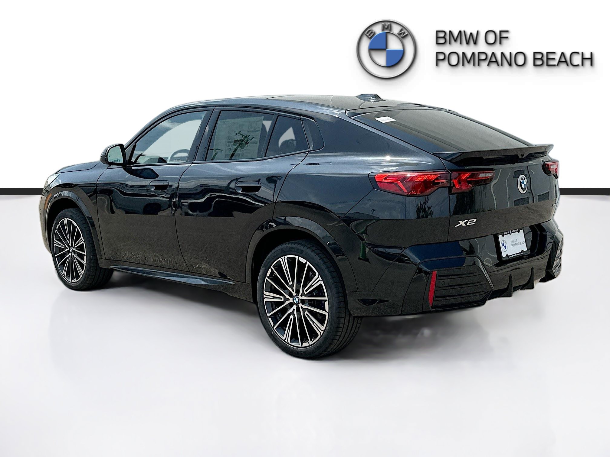 New 2026 BMW X2 xDrive28i w/ M Sport Package AWD/4WD image 4