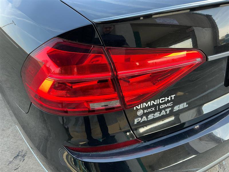 Used 2016 Volkswagen Passat 1.8T w/ Lighting Package image 18