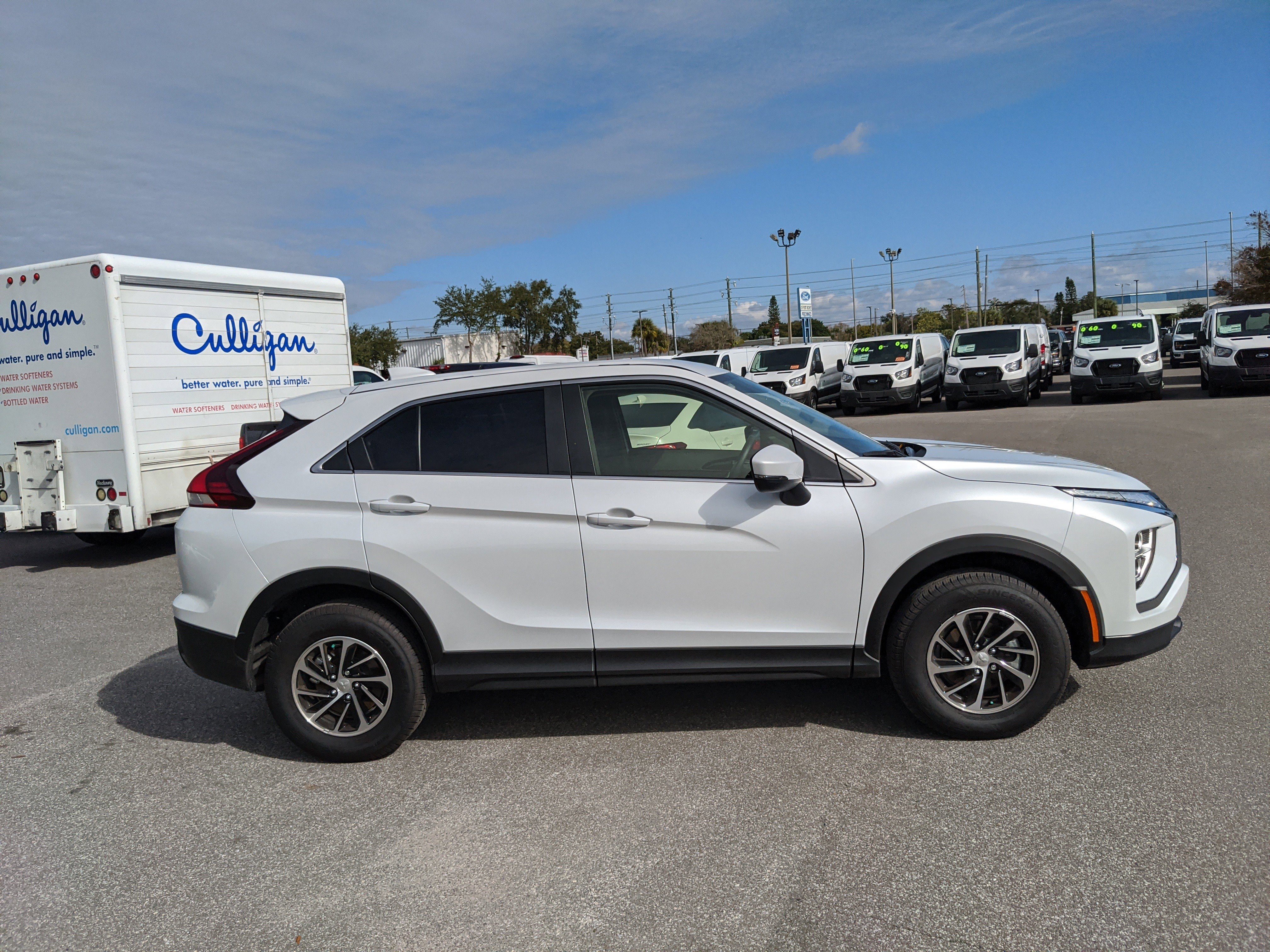 Used 2025 Mitsubishi Eclipse Cross ES image 9