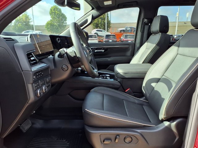 Used 2026 Chevrolet Tahoe Premier w/ Sun And Tow Package AWD/4WD image 4