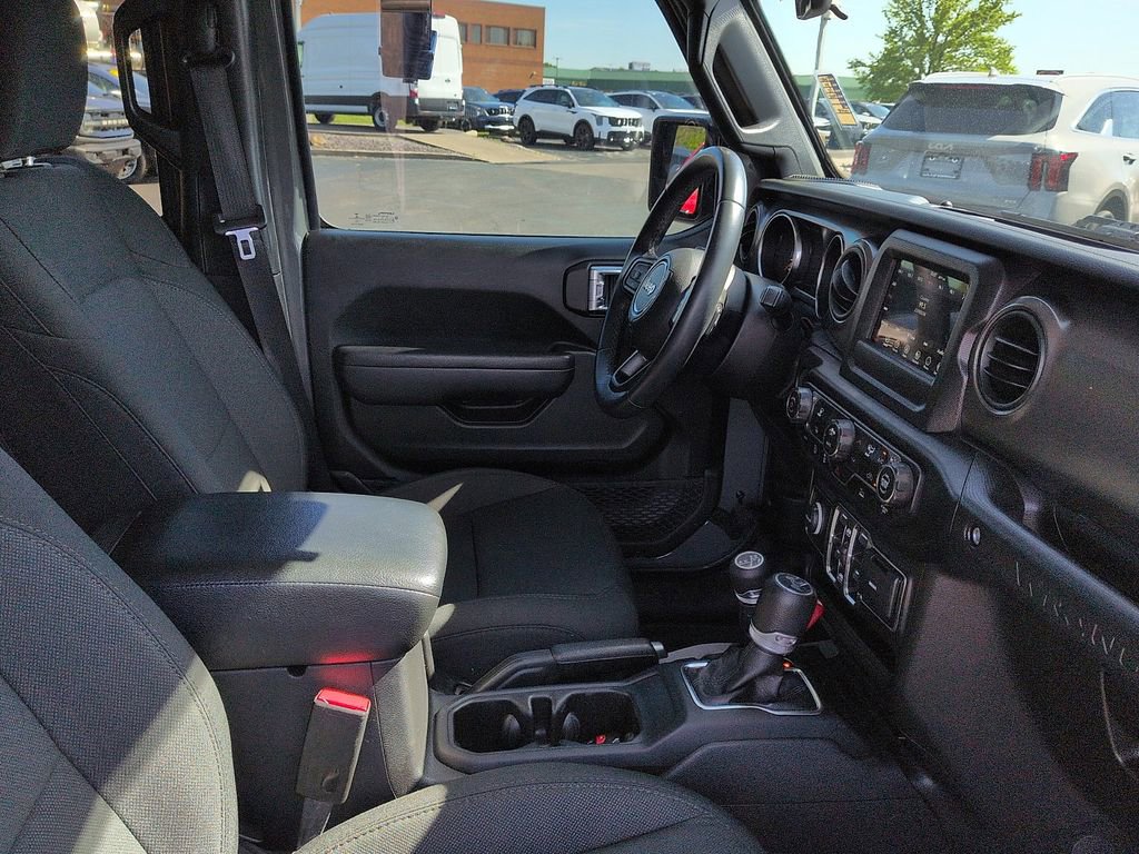 Used 2022 Jeep Wrangler Unlimited Sport AWD/4WD image 7