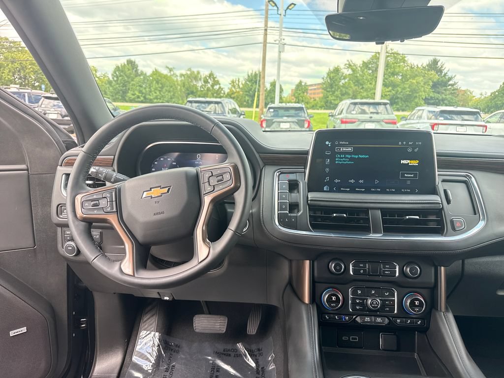 Used 2024 Chevrolet Suburban High Country AWD/4WD image 15