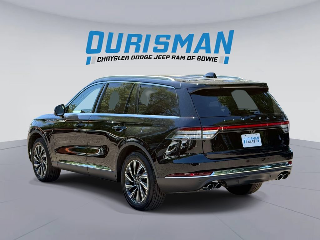 Used 2025 Lincoln Aviator AWD image 4