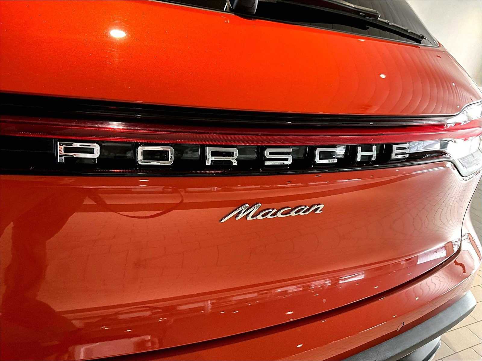 Used 2025 Porsche Macan image 37