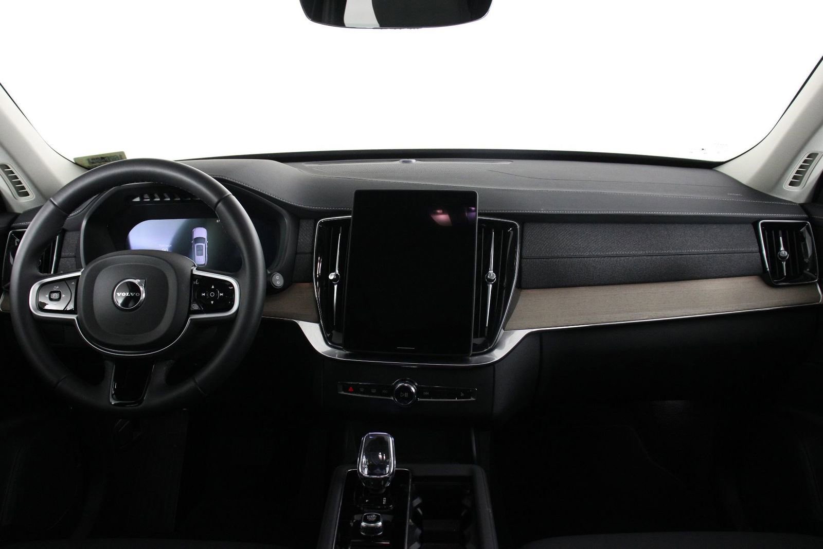 Certified 2026 Volvo XC90 B5 Plus image 7