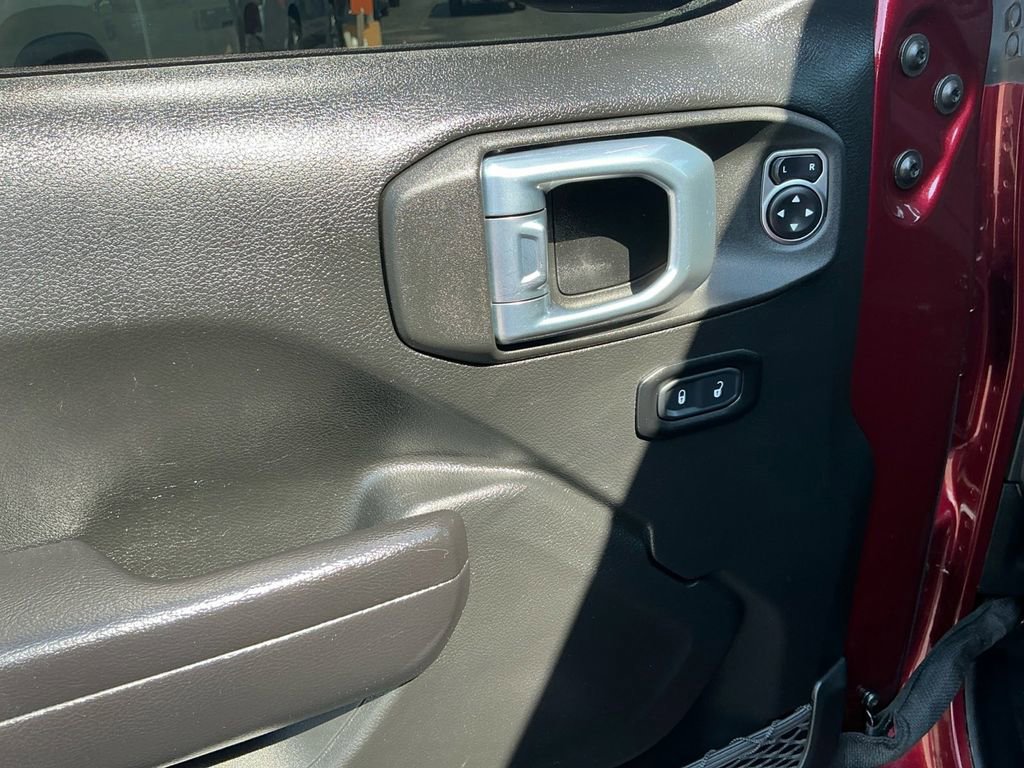 Used 2021 Jeep Wrangler Rubicon AWD/4WD image 16