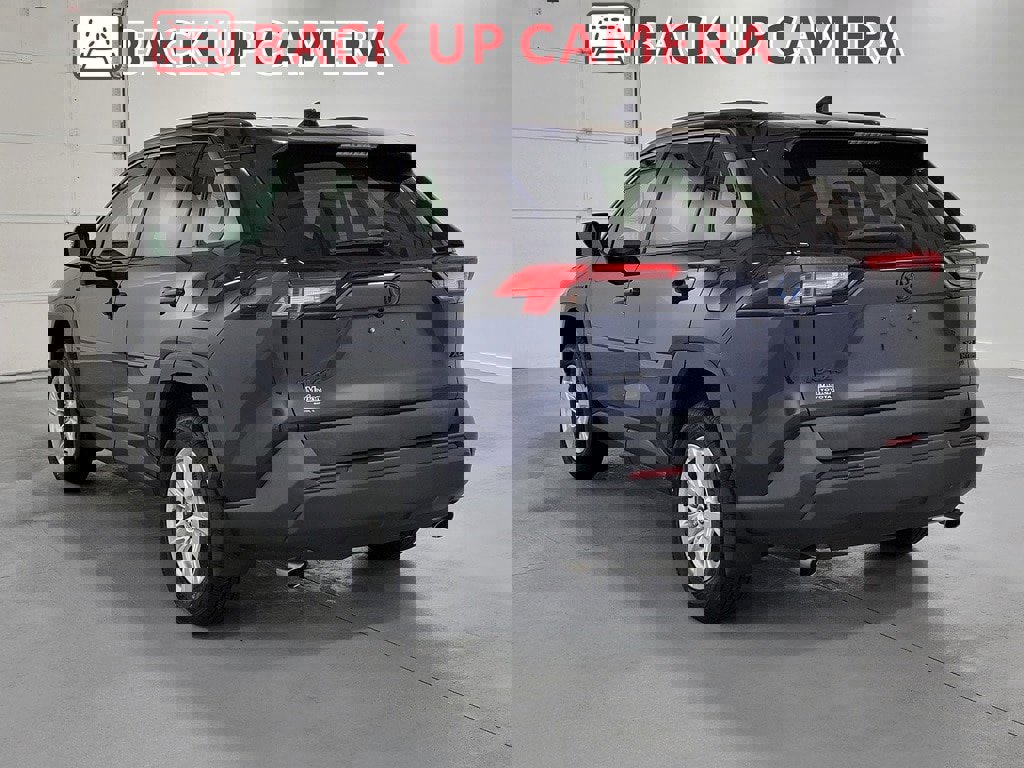 Used 2020 Toyota RAV4 XLE image 7