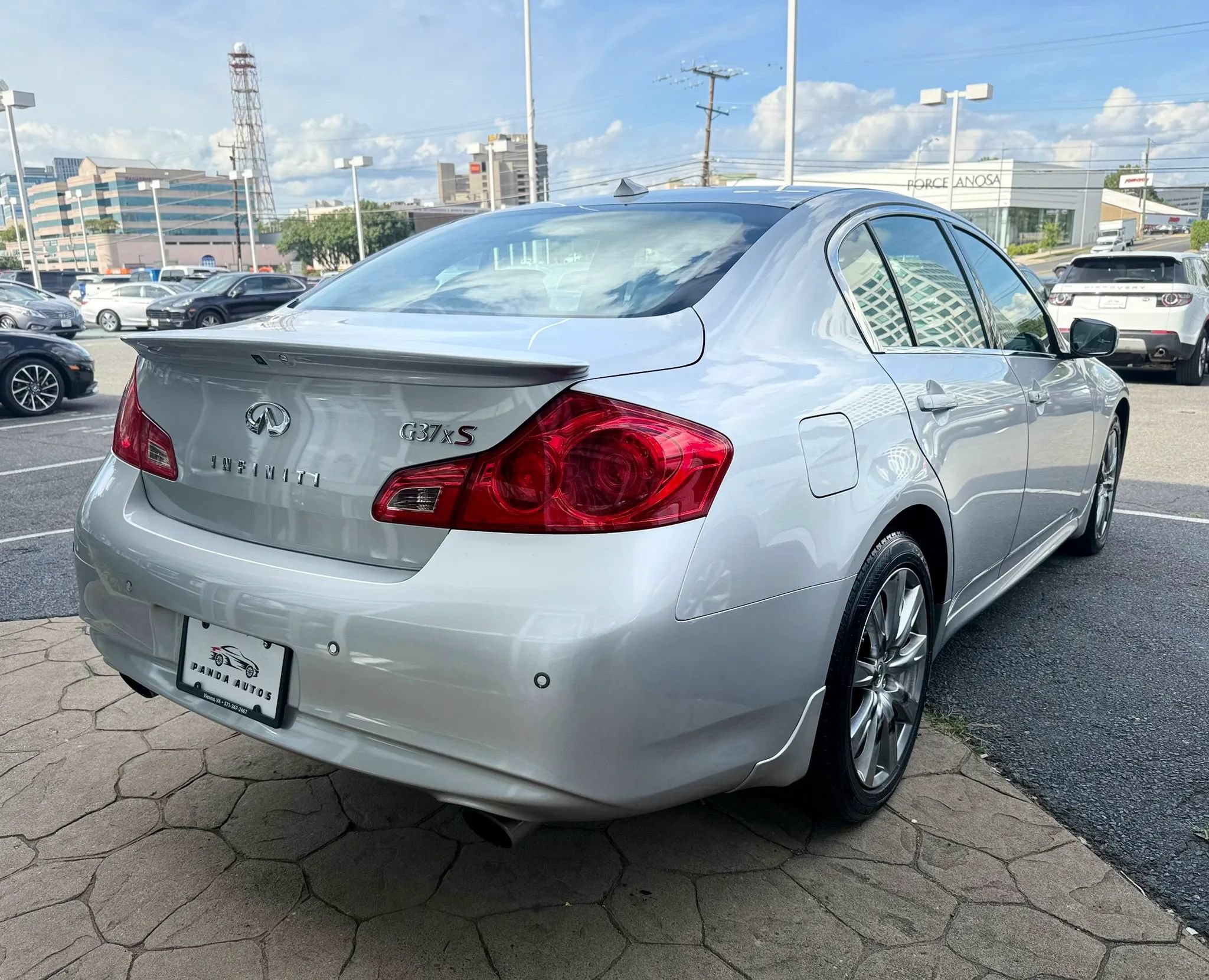 Used 2011 INFINITI G37 x Sedan w/ Premium Pkg AWD/4WD image 7