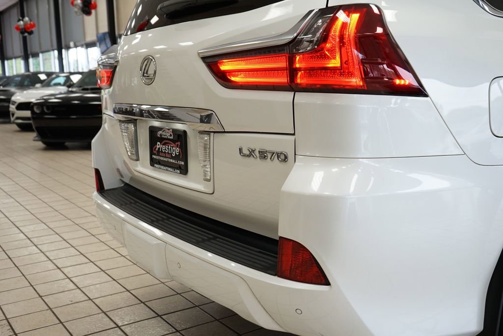 Used 2017 Lexus LX 570 4WD w/ Luxury Package image 22