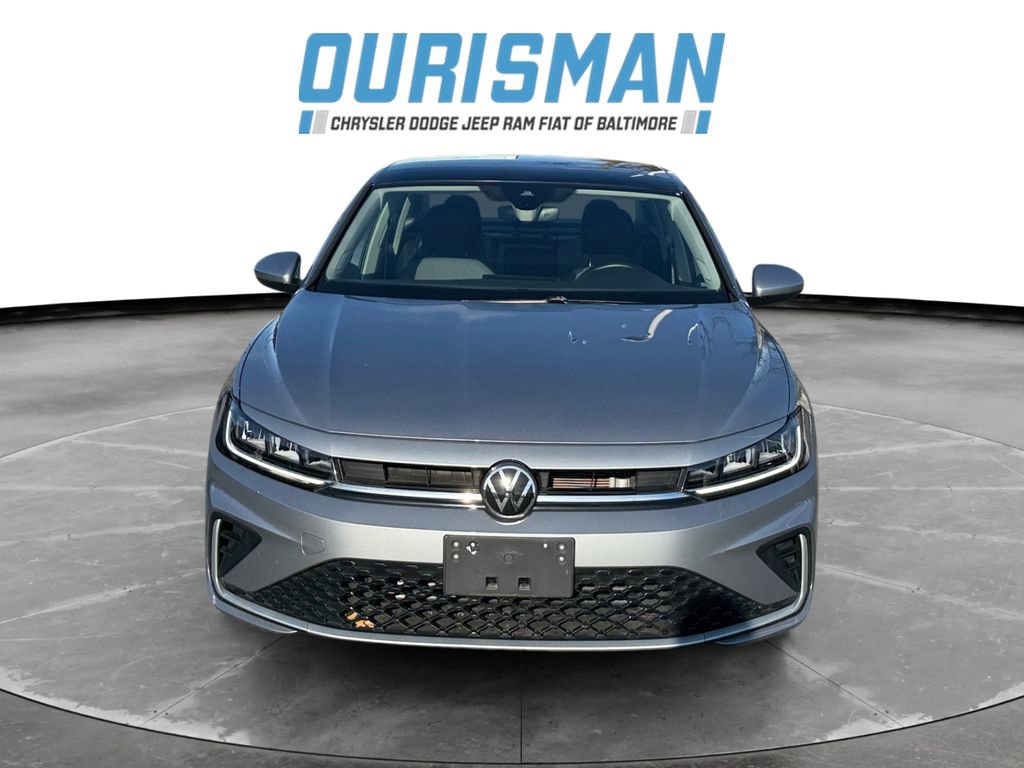 Used 2025 Volkswagen Jetta SE image 8