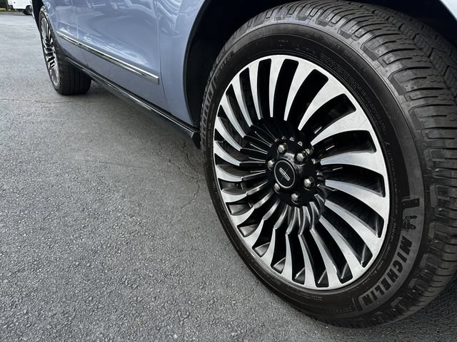Certified 2020 Lincoln Navigator Black Label AWD/4WD image 11