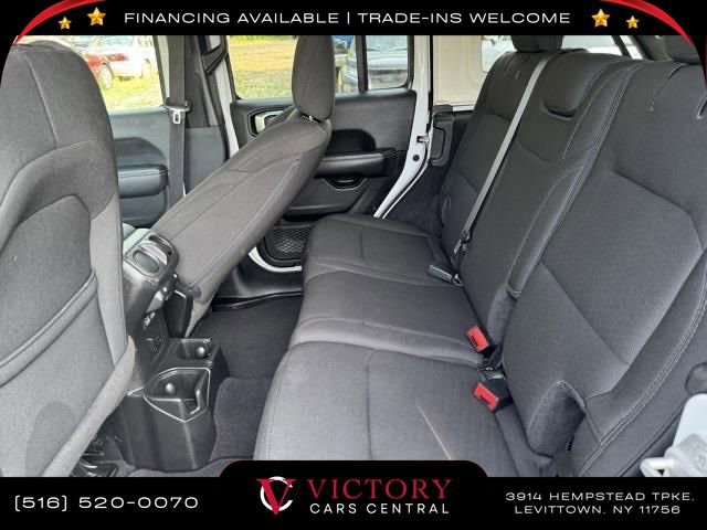 Used 2023 Jeep Wrangler Sahara image 14