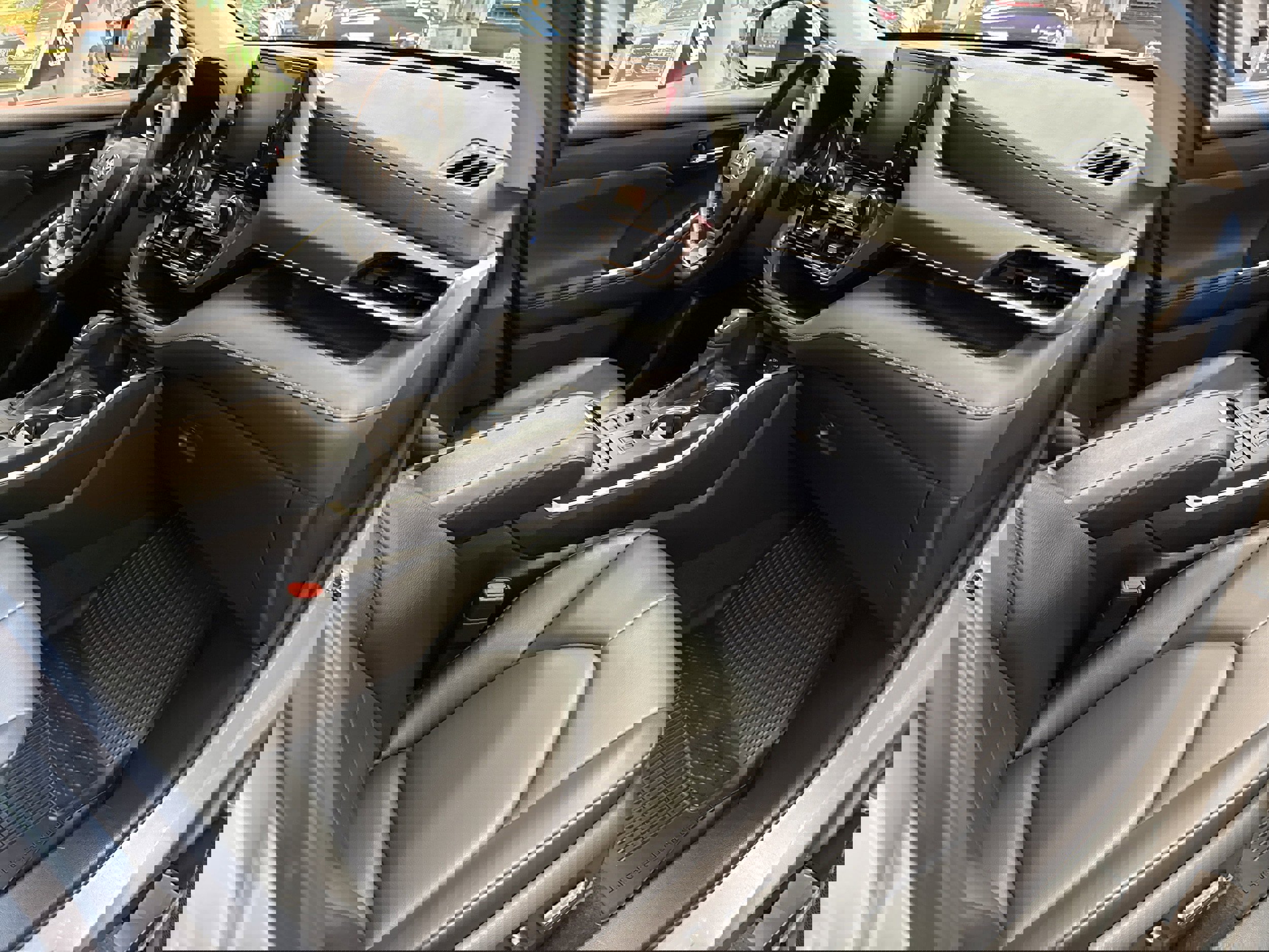 Used 2022 Toyota Highlander XLE image 17