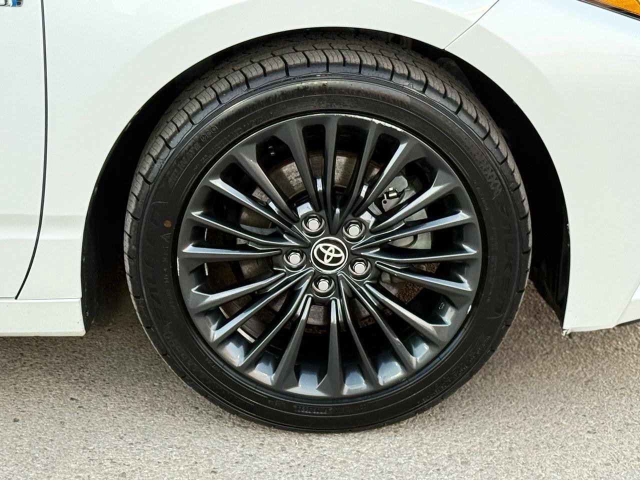 Used 2021 Toyota Avalon XSE FWD image 8