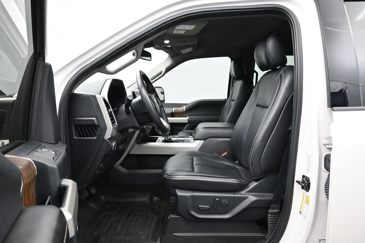 Used 2019 Ford F150 Lariat w/ Trailer Tow Package AWD/4WD image 9