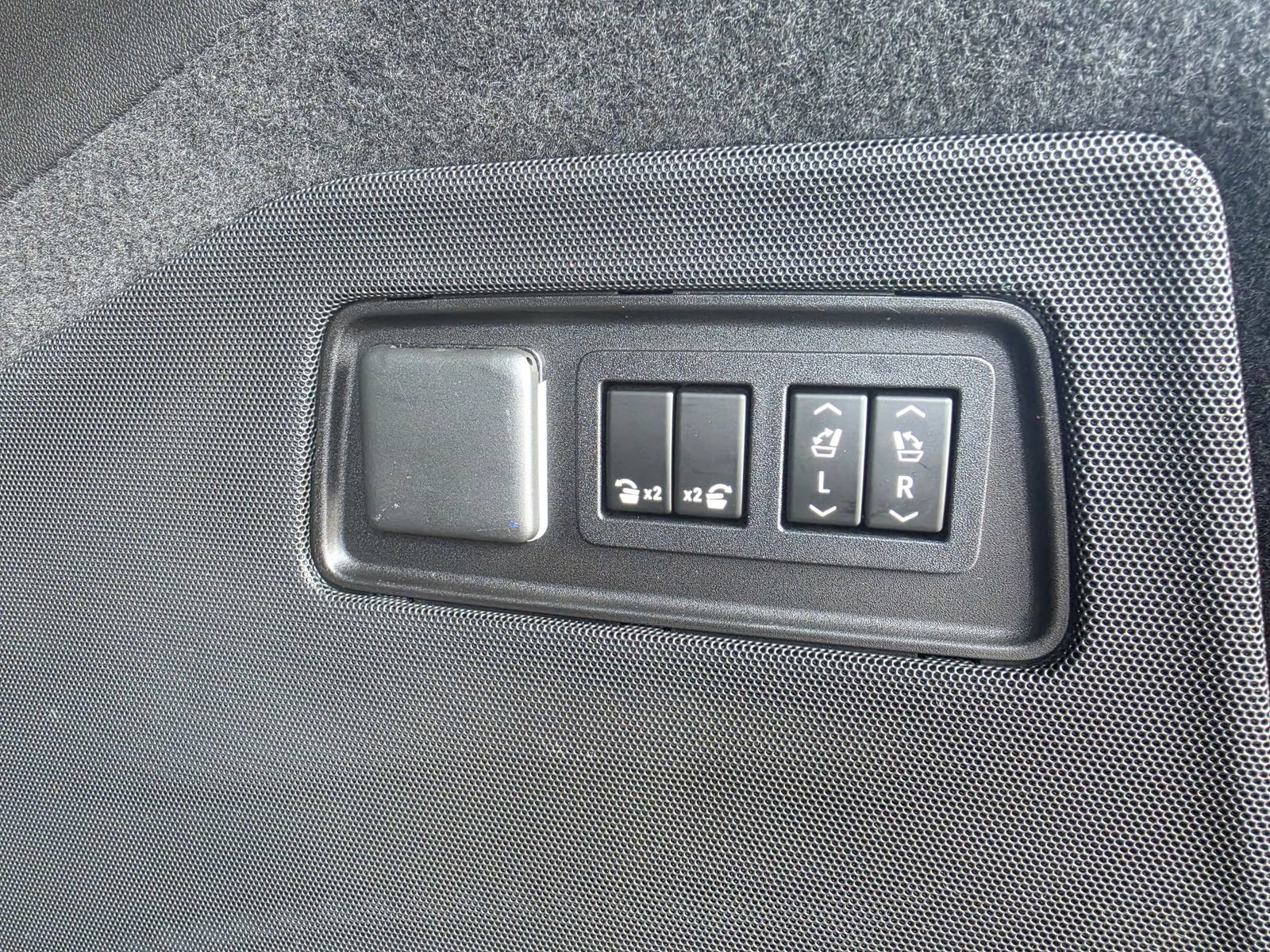 Used 2021 Cadillac Escalade Sport w/ Driver Assist Tech Package AWD/4WD image 7