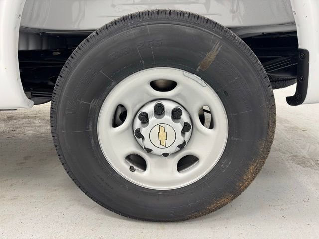 New 2026 Chevrolet Express 2500 Extended w/ Driver Convenience Package RWD image 31