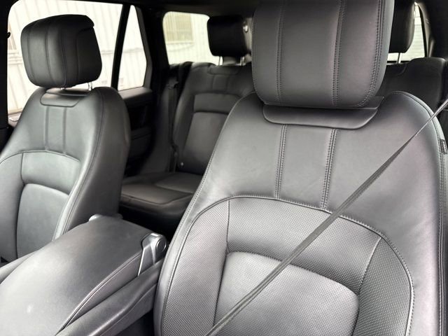 Used 2020 Land Rover Range Rover HSE image 16