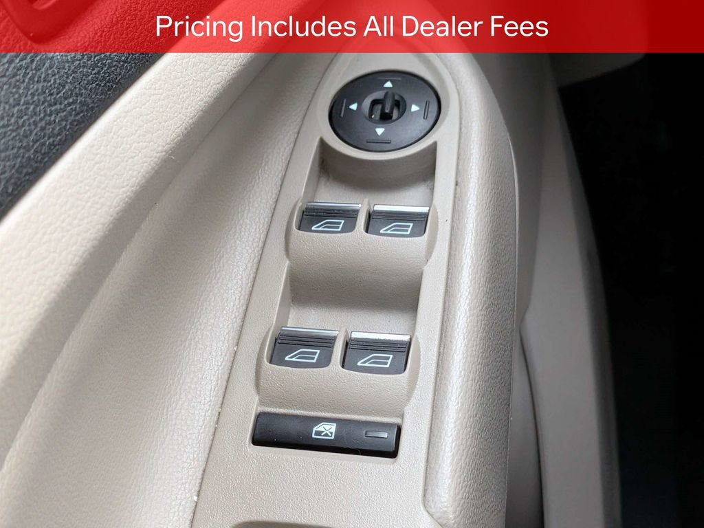 Used 2017 Ford Escape SE w/ Equipment Group 201A FWD image 24