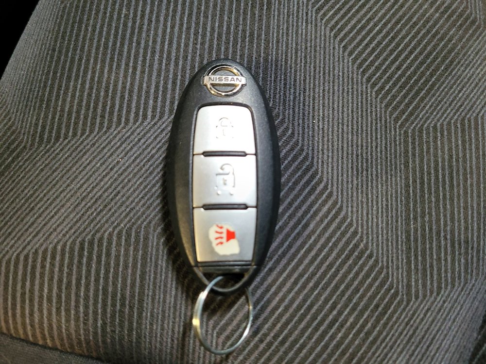 Used 2016 Nissan Rogue SV image 32