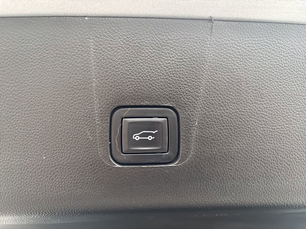 Used 2023 Chevrolet Traverse RS w/ LPO, Floor Liner Package image 13
