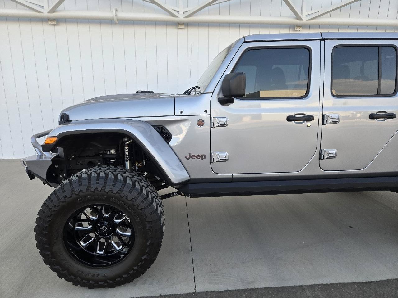 Used 2021 Jeep Gladiator Mojave AWD/4WD image 14