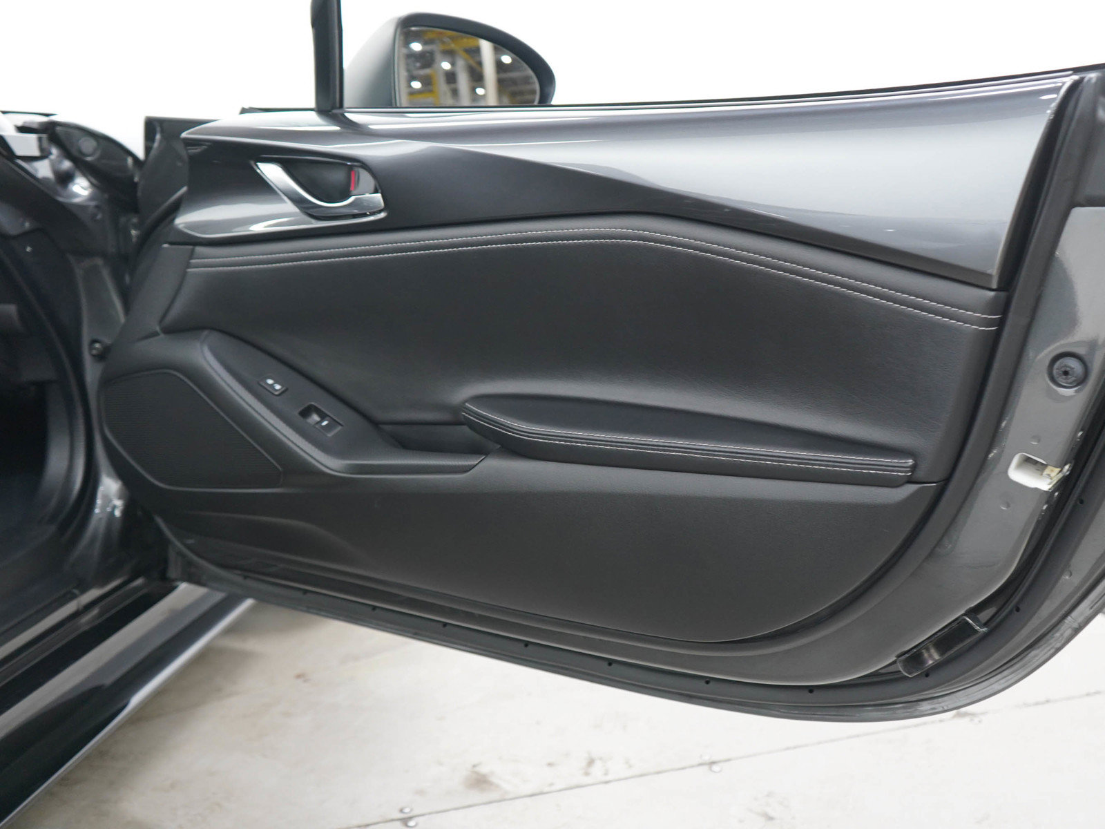 Used 2022 MAZDA MX-5 Miata Grand Touring w/ Appearance Package RWD image 11