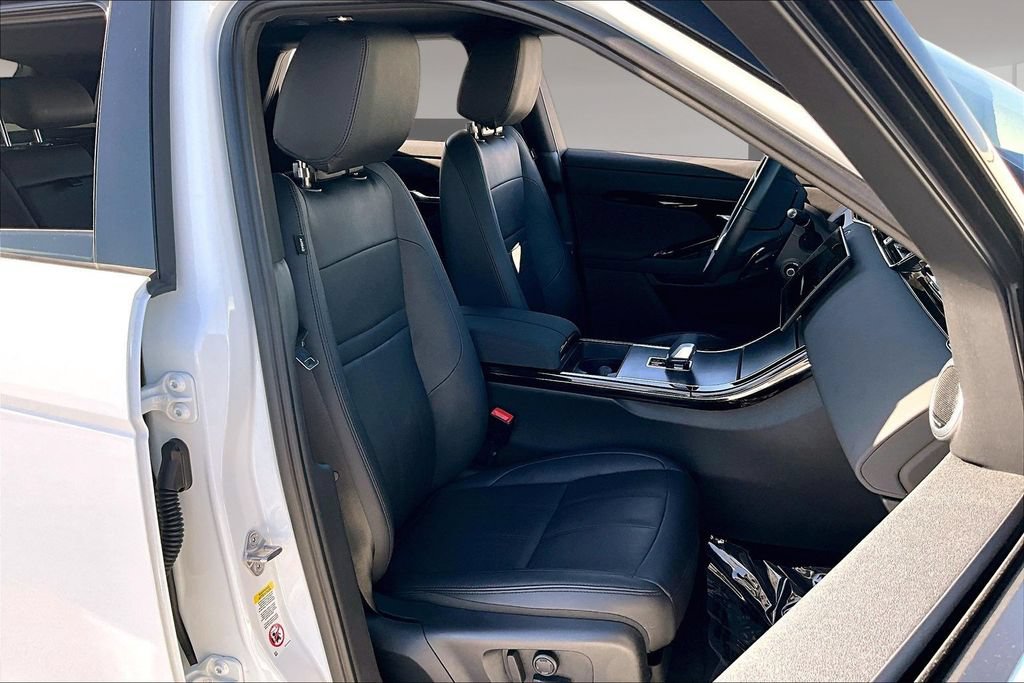Certified 2025 Land Rover Range Rover Evoque Dynamic SE AWD/4WD image 27