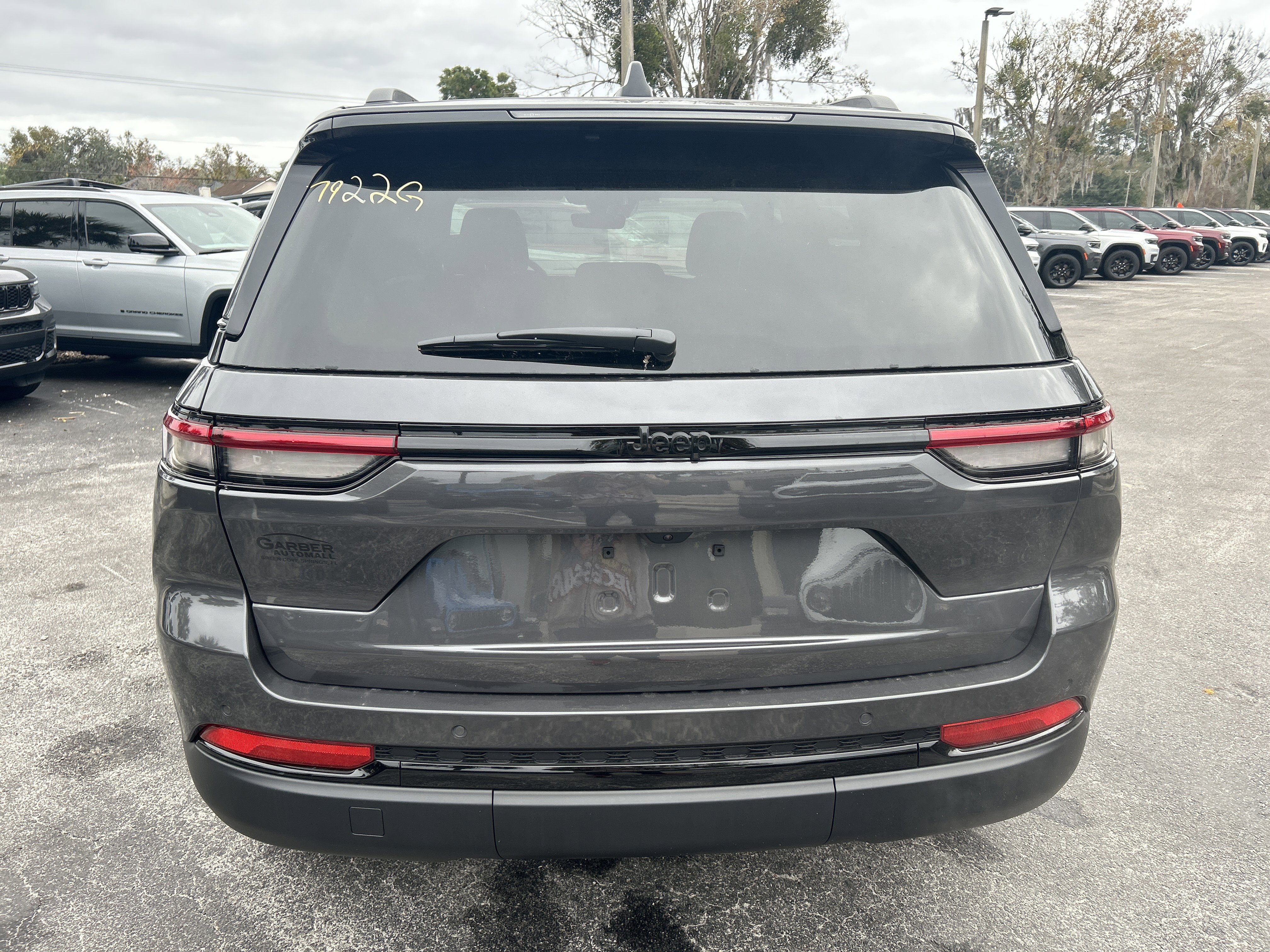 New 2025 Jeep Grand Cherokee Altitude image 6