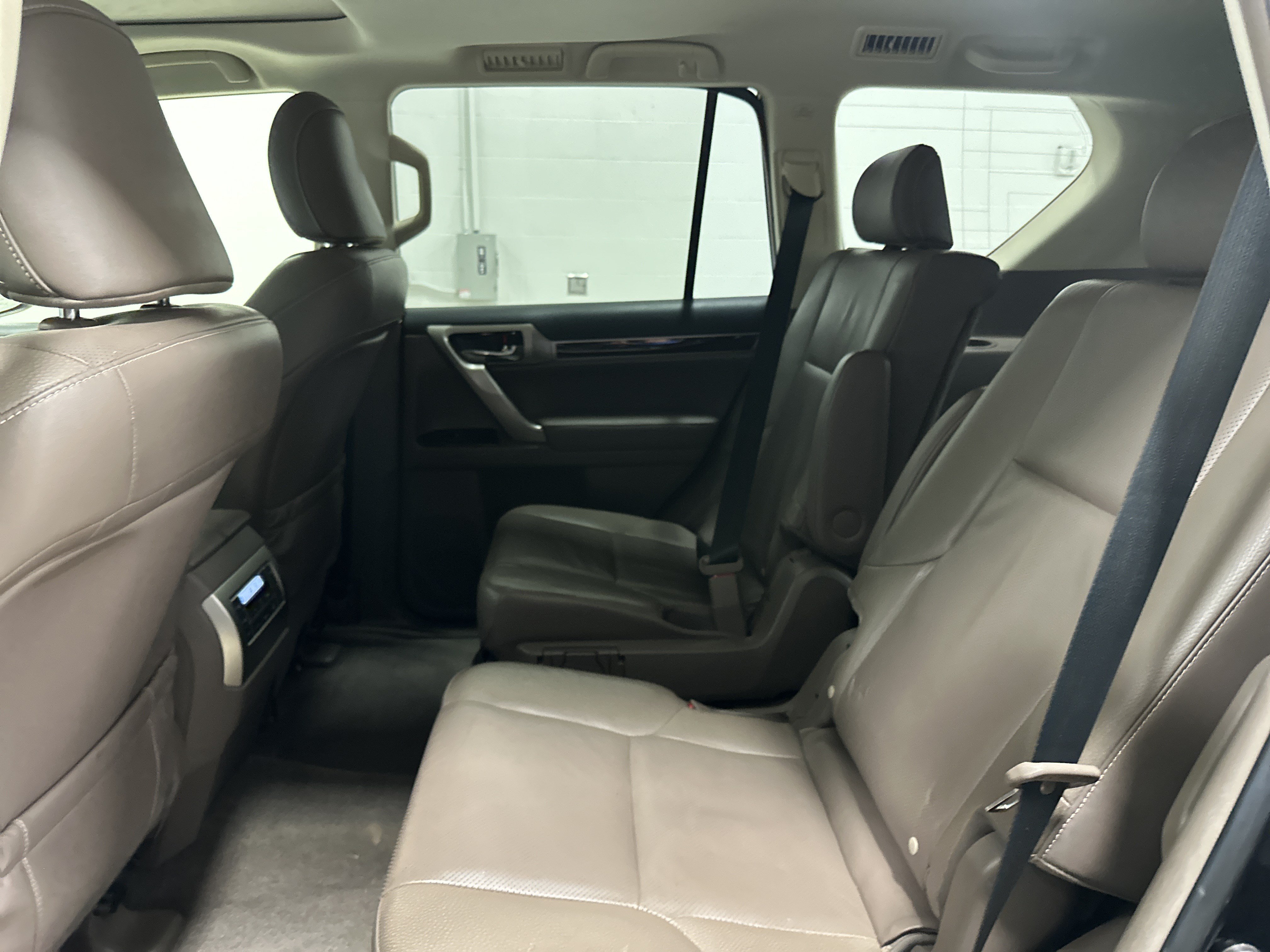 Used 2017 Lexus GX 460 AWD/4WD image 31