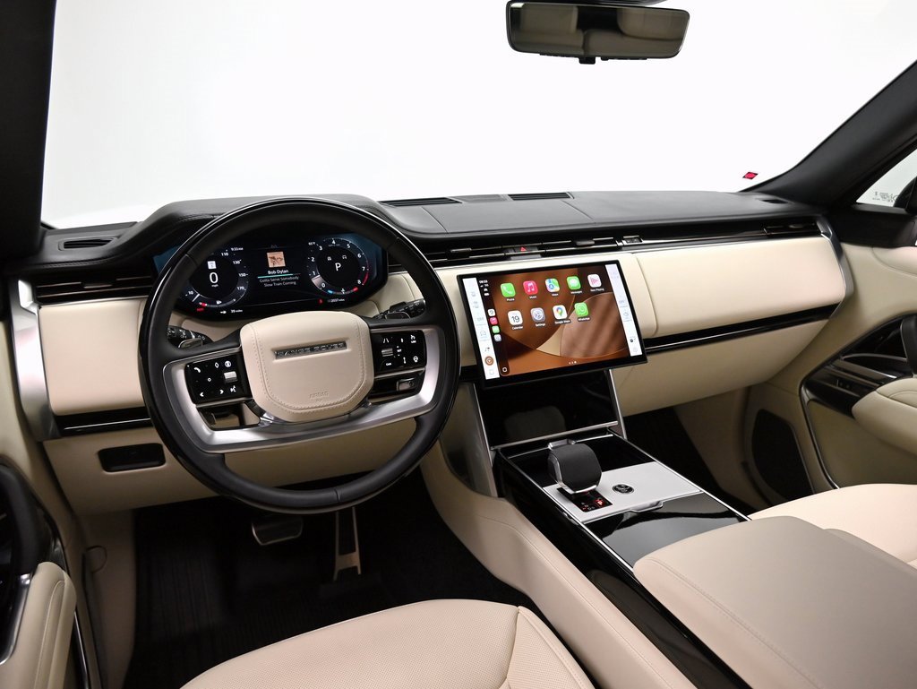 Used 2025 Land Rover Range Rover Long Wheelbase Autobiography image 29