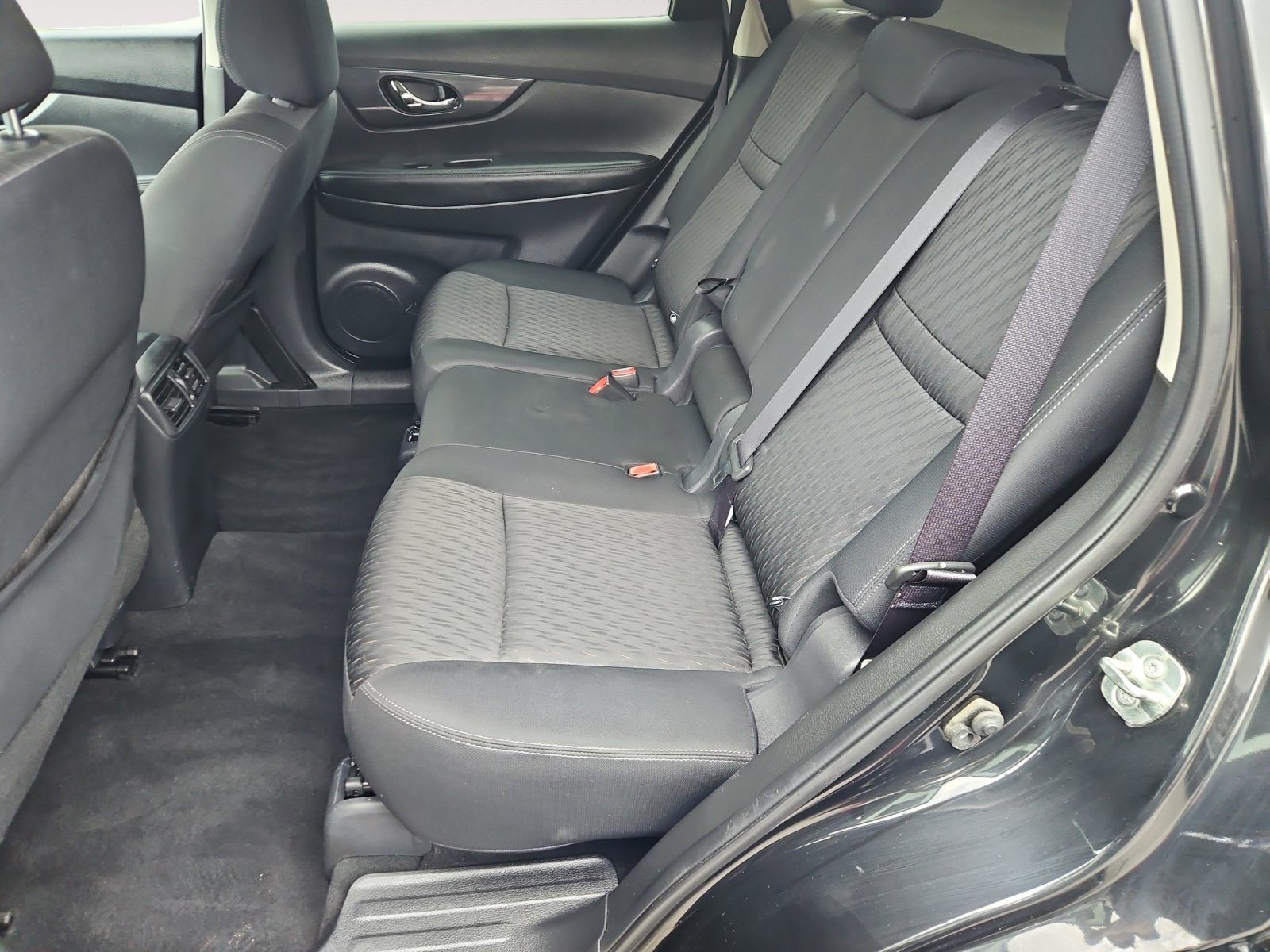 Used 2019 Nissan Rogue SV AWD/4WD image 13