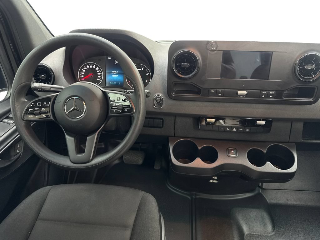 Used 2024 Mercedes-Benz Sprinter 2500 image 45