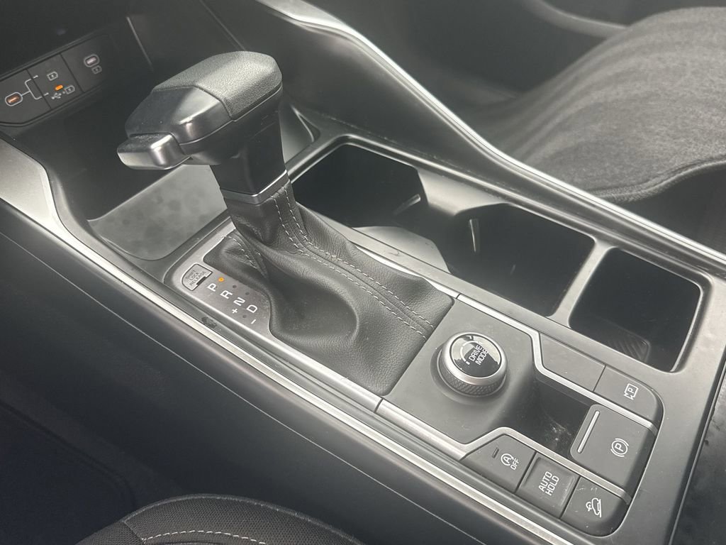 Used 2025 Kia Sorento LX image 19