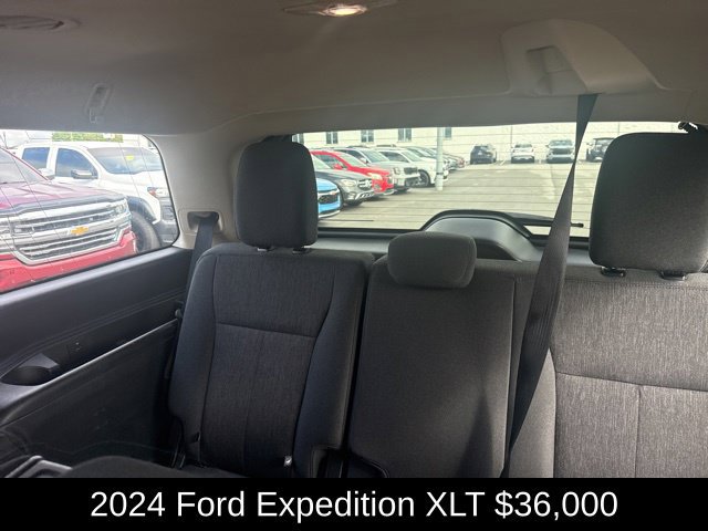 Used 2024 Ford Expedition XLT AWD/4WD image 28