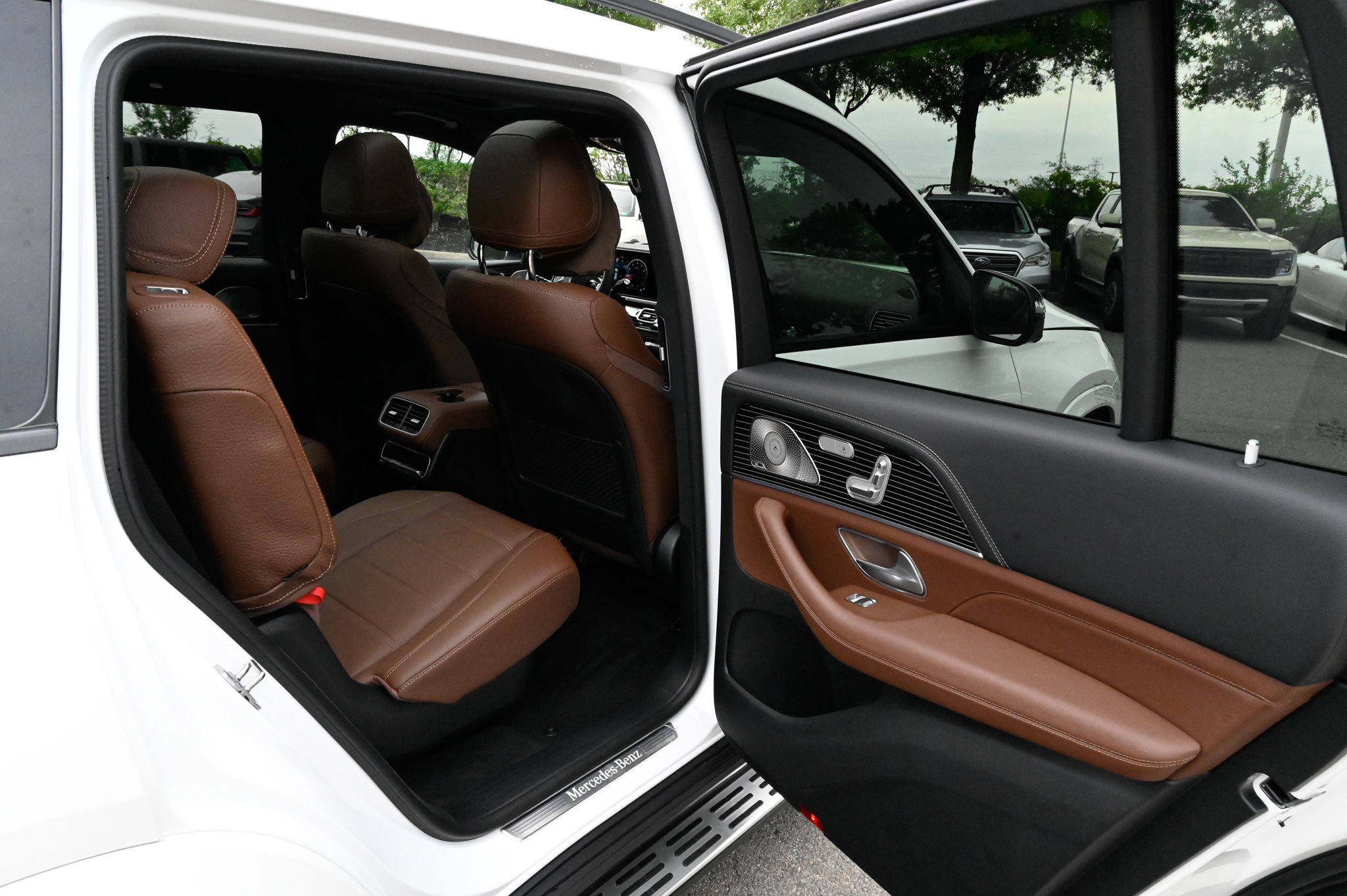 Used 2025 Mercedes-Benz GLS 580 4MATIC image 48