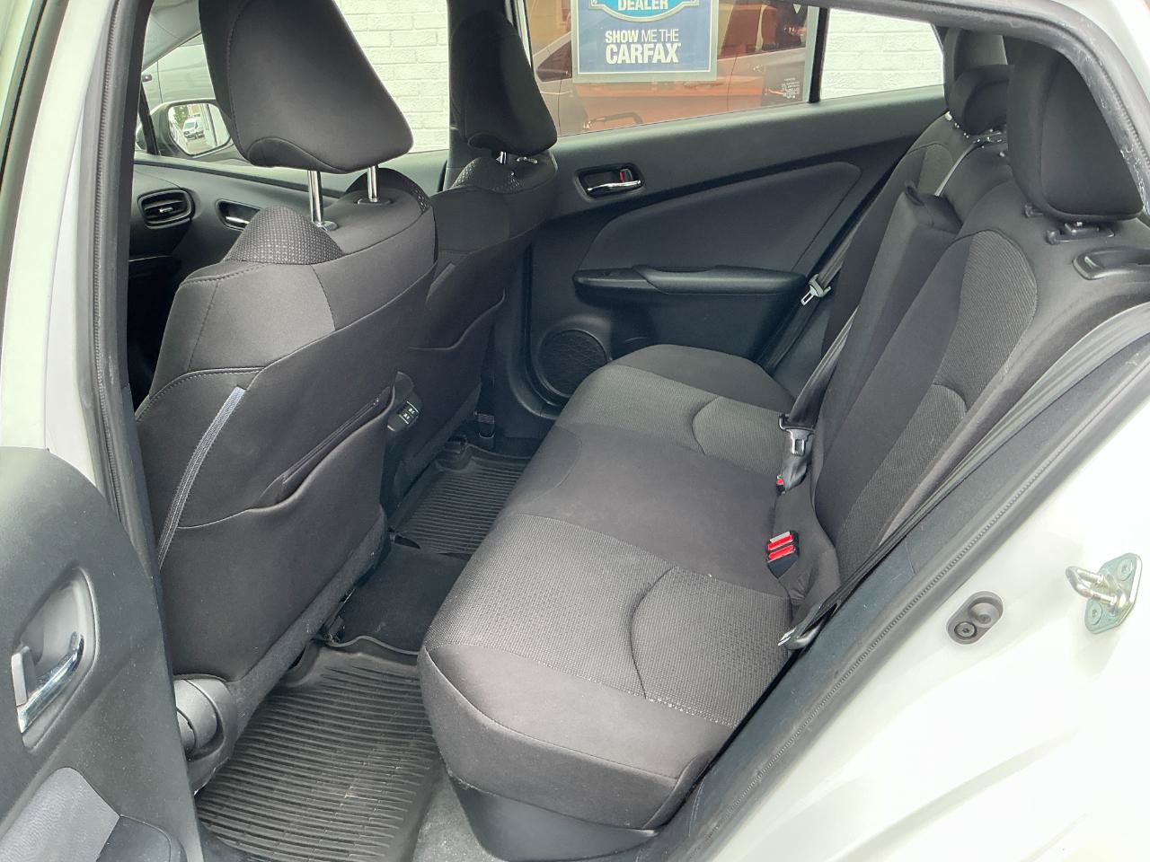 Used 2022 Toyota Prius LE FWD image 16