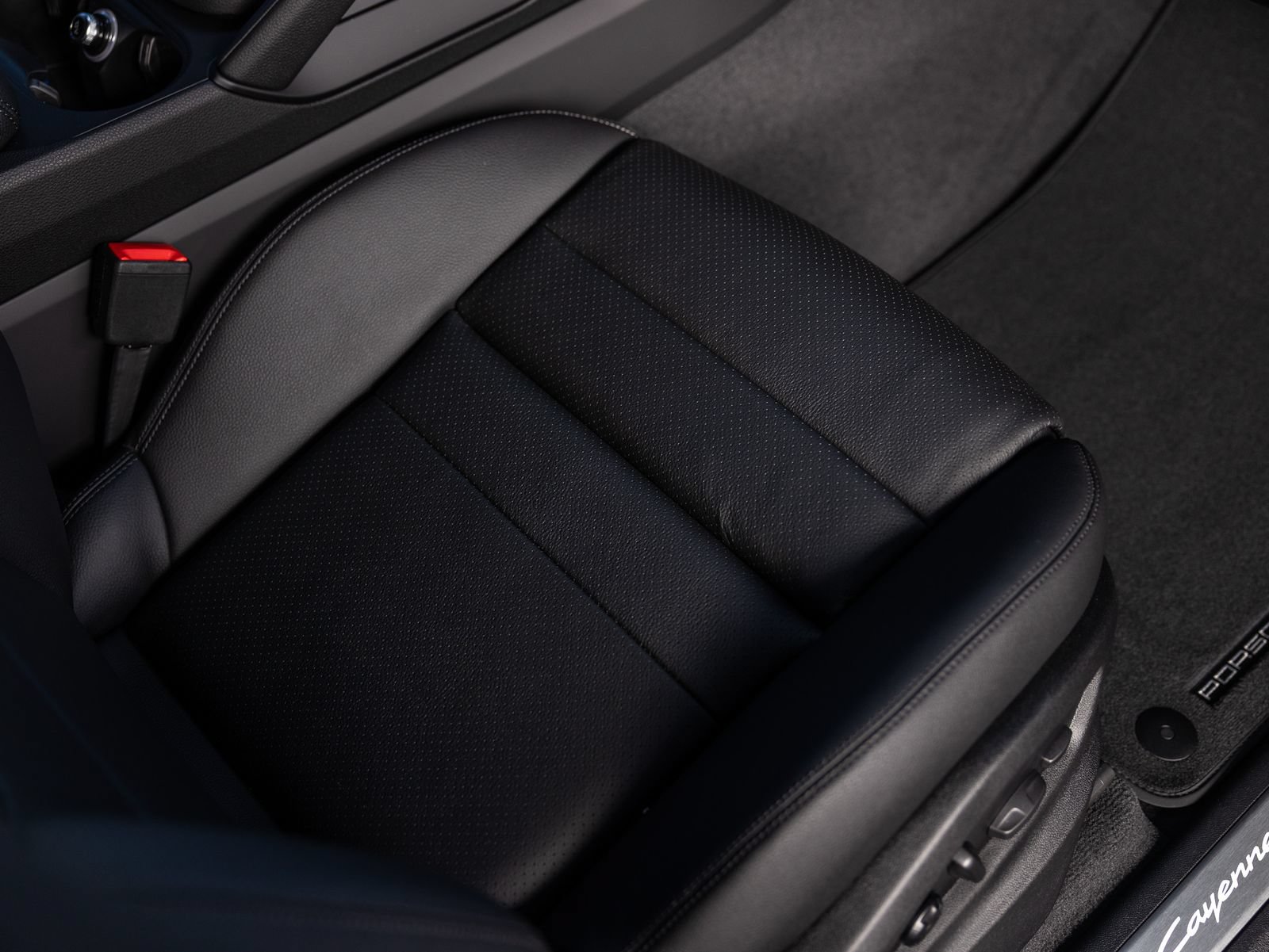 New 2026 Porsche Cayenne S AWD/4WD image 38