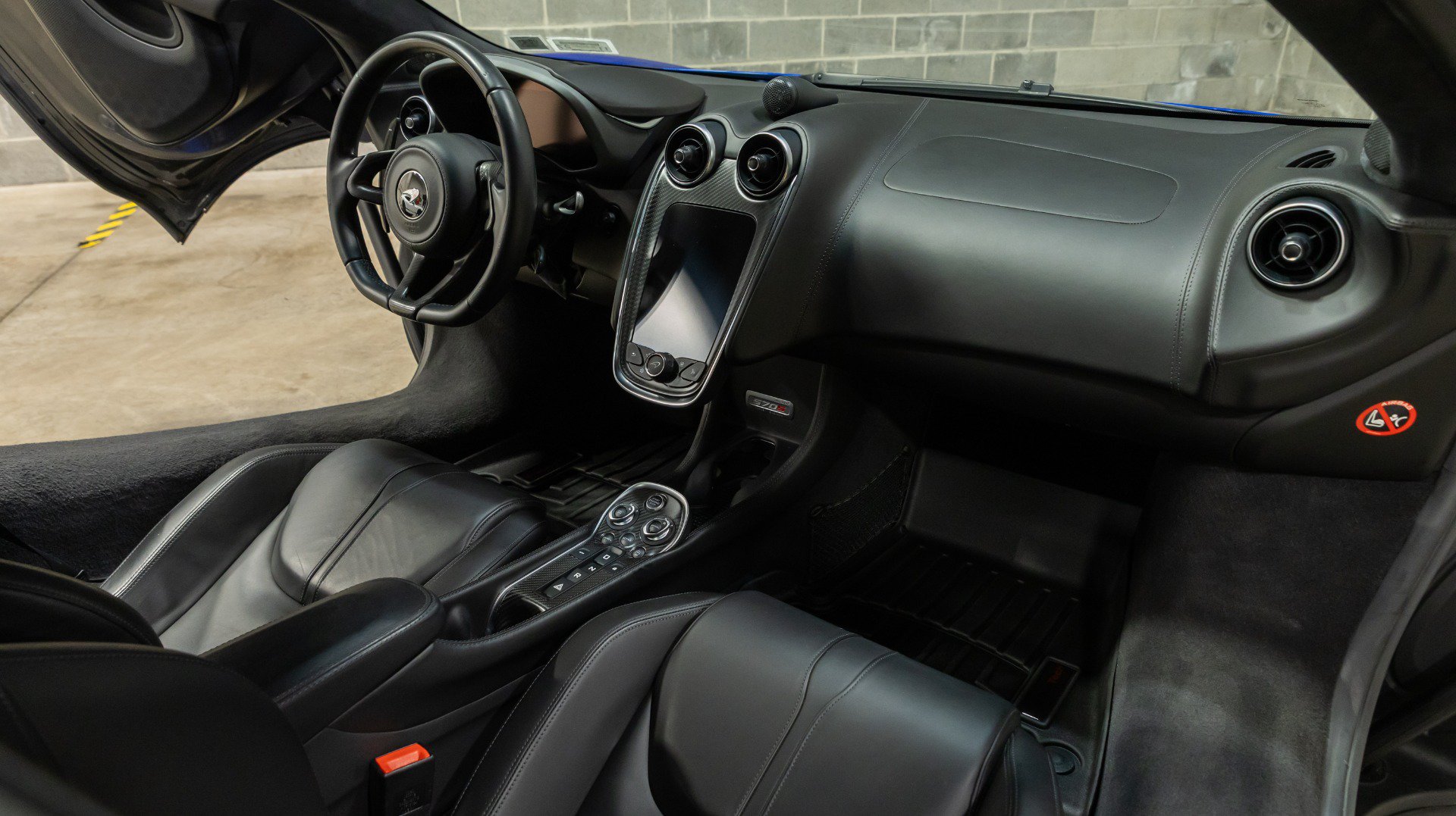 Used 2019 McLaren 570S Coupe RWD image 43