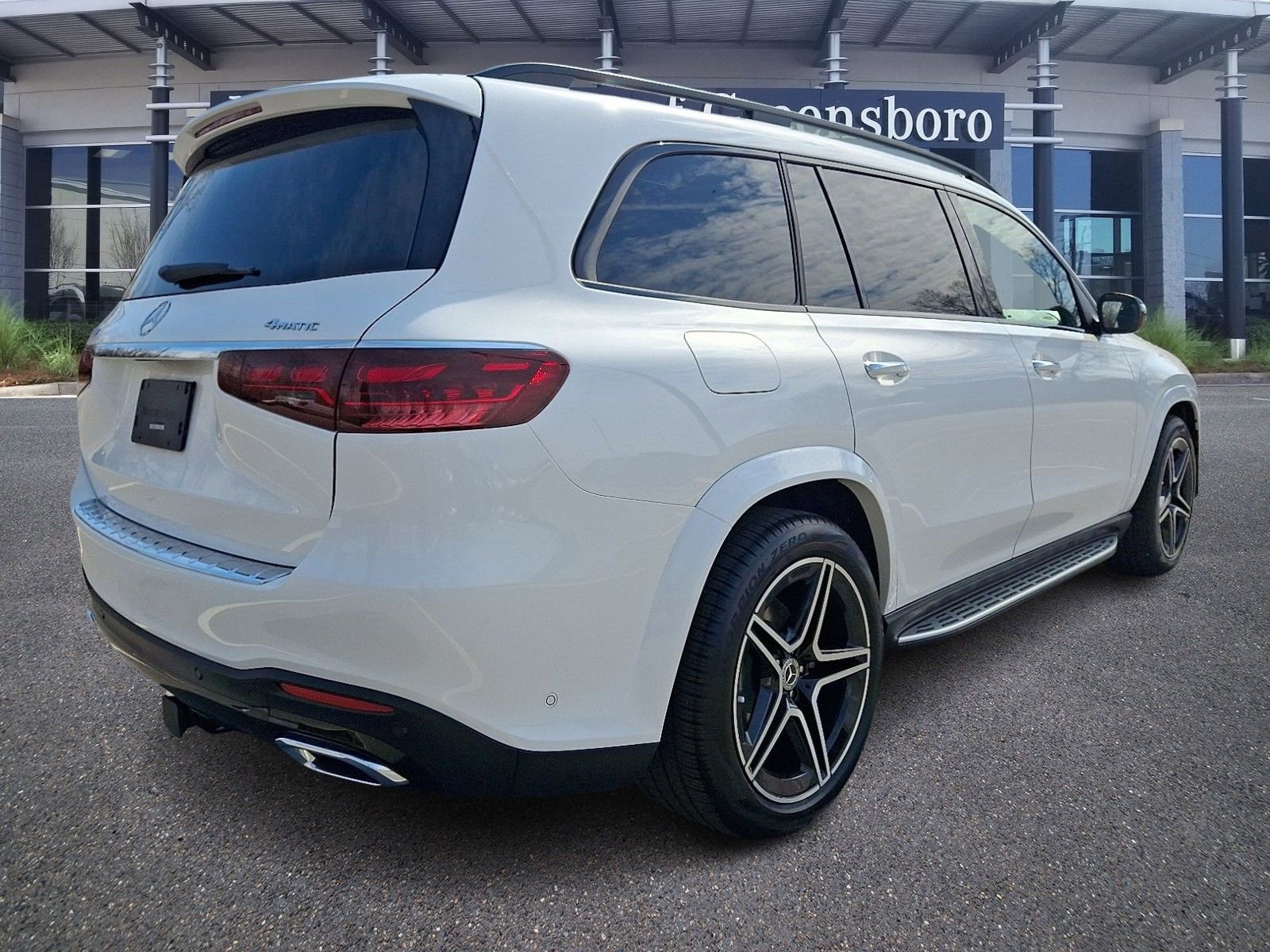 Certified 2025 Mercedes-Benz GLS 450 4MATIC image 4