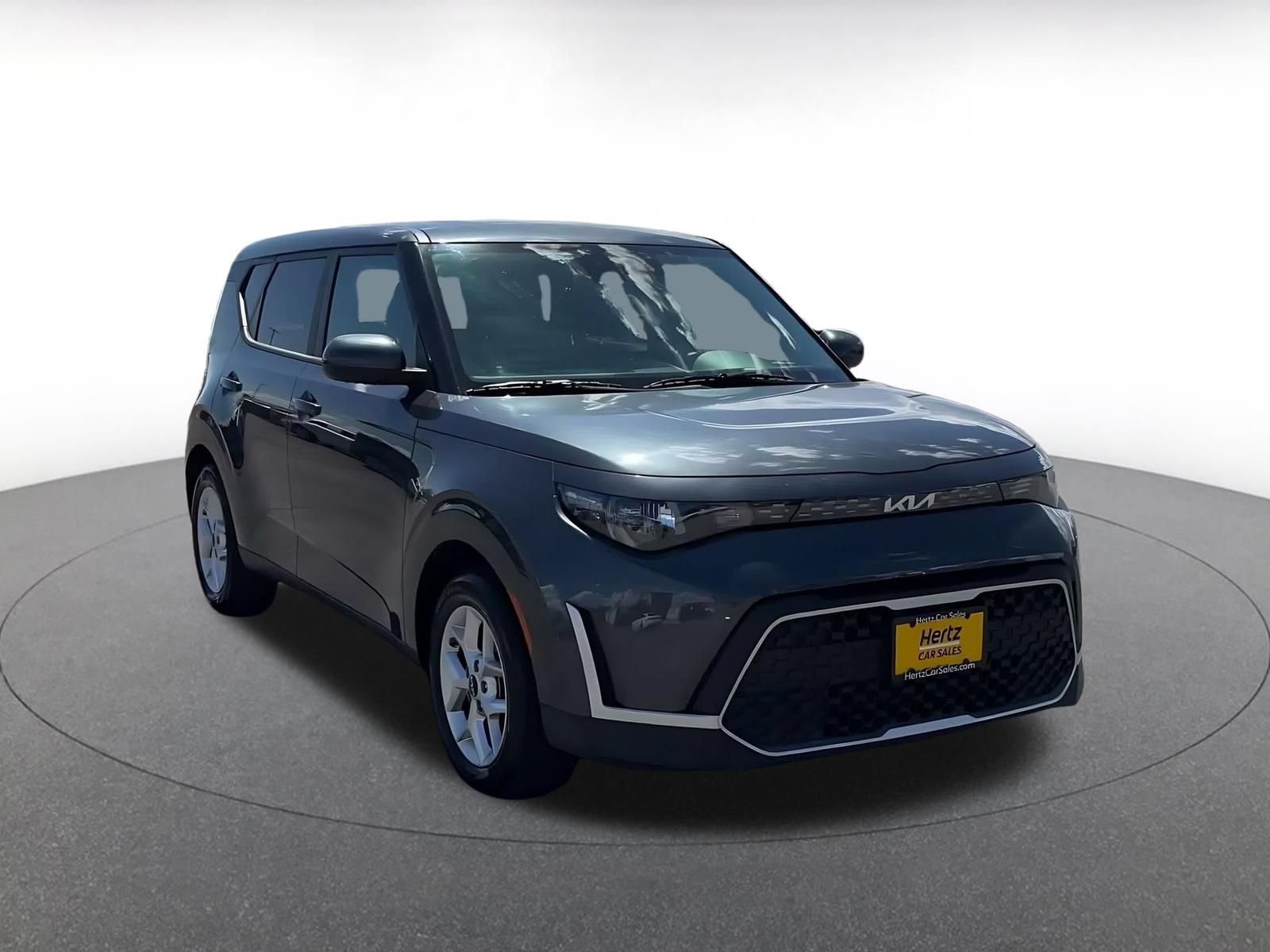 Used 2025 Kia Soul LX w/ LX Technology Package FWD image 3