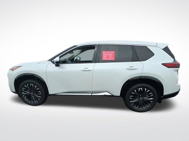 Used 2024 Nissan Rogue Platinum w/ Platinum Premium Package FWD image 2