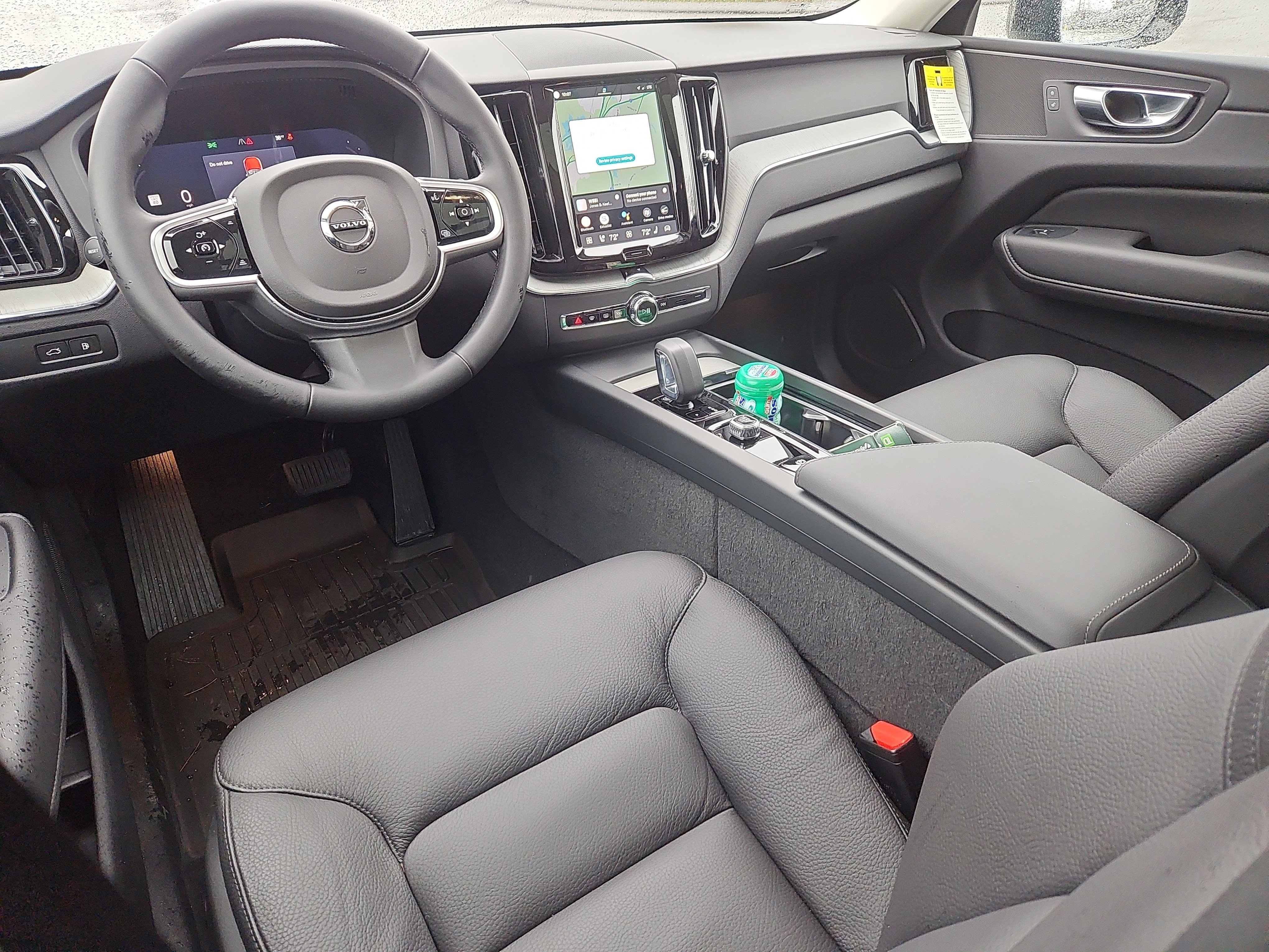 Used 2025 Volvo XC60 T8 Plus w/ Climate Package image 3
