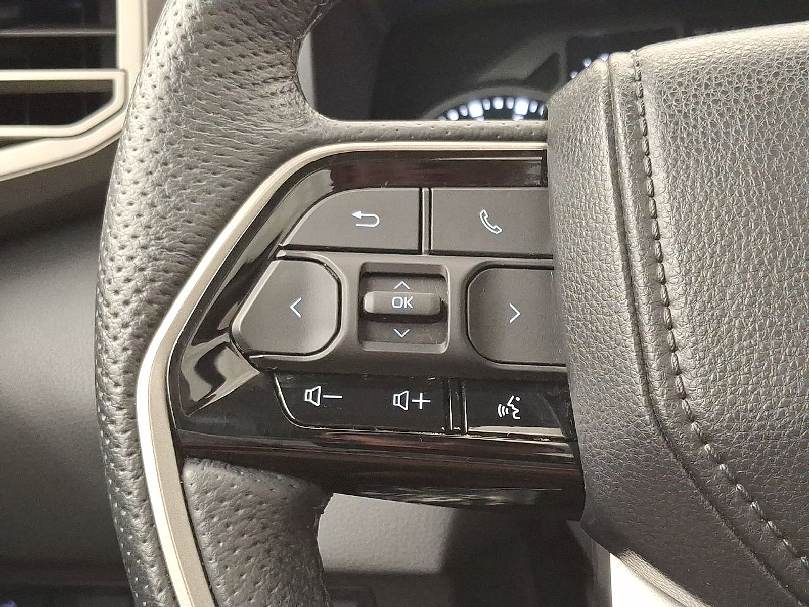 Used 2023 Toyota Tundra Limited AWD/4WD image 17