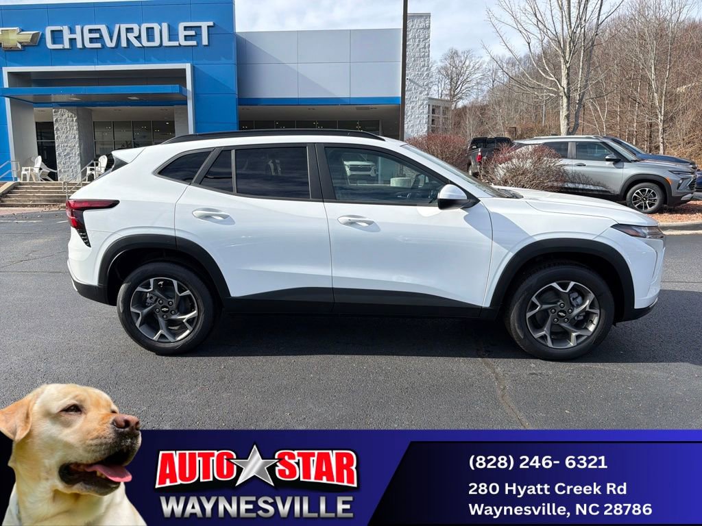 New 2025 Chevrolet Trax LT w/ LT Convenience Package image 2